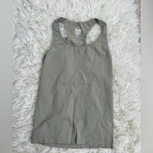 Blanqi cooling tank in moss